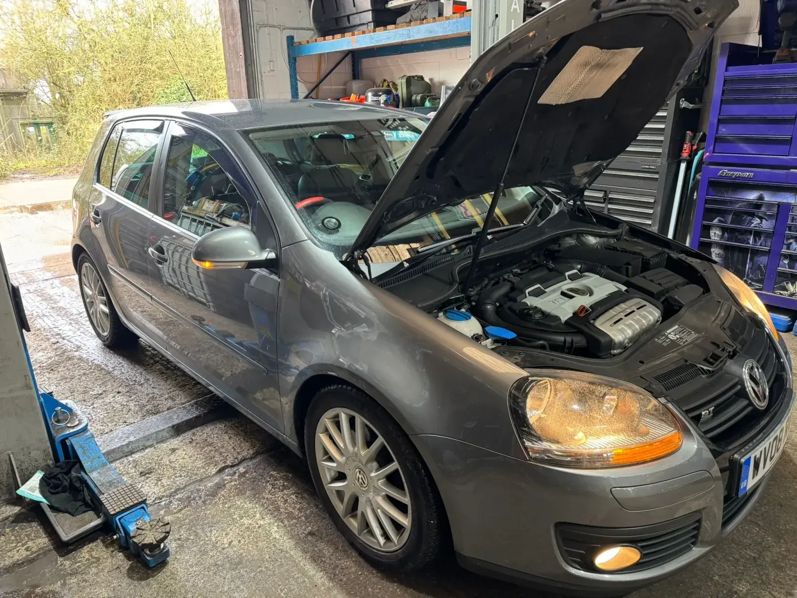 Car servicing at Janz Performance